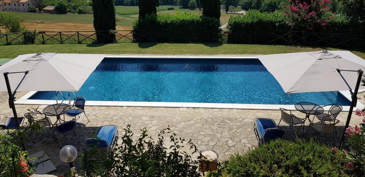 Case In Campagna Con Piscina A โตดี ภายนอก รูปภาพ